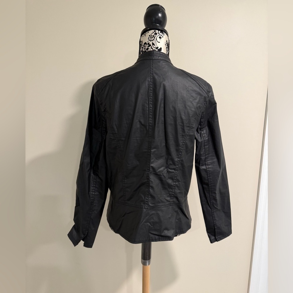 DKNY NYLON Jacket​​​​ - Picture 4 of 6